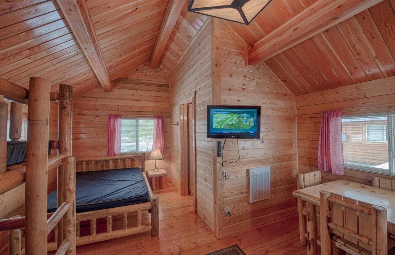 Vila Yellowstone Grizzly Rv Park And Cabins West Yellowstone Exteriér fotografie