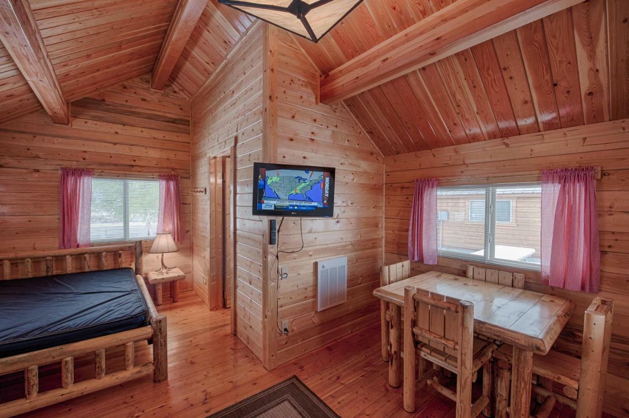 Vila Yellowstone Grizzly Rv Park And Cabins West Yellowstone Exteriér fotografie