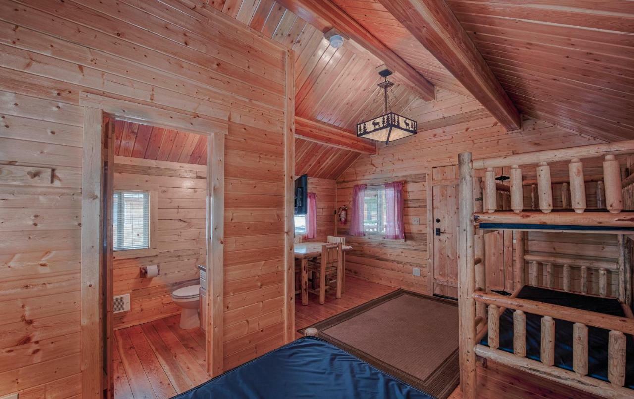 Vila Yellowstone Grizzly Rv Park And Cabins West Yellowstone Exteriér fotografie